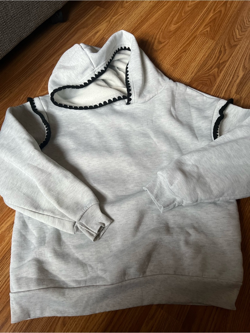 SHEIN Light Gray Crewneck Hoodie with Black Scalloped Trim